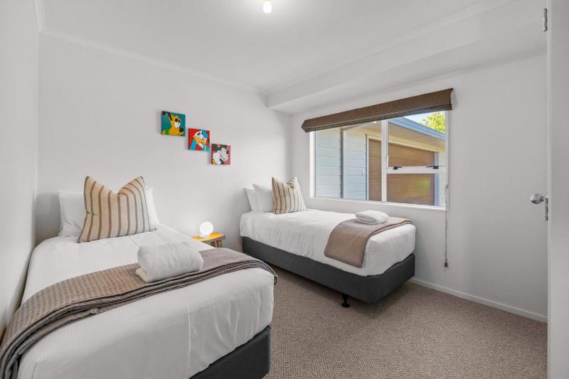 Retreat on Harvey Street - image 17