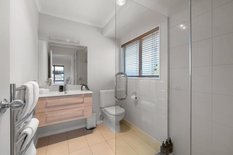 Retreat on Harvey Street - image 6