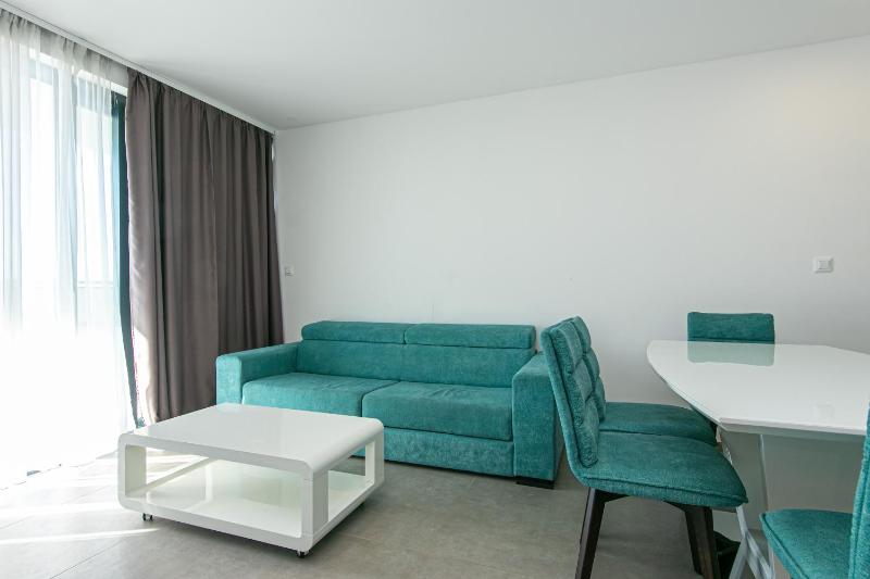 Seaside apartments with a swimming pool Brela Makarska - 20229 - image 9
