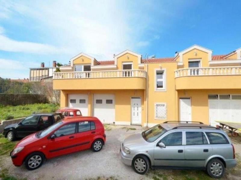 Apartments with parking space Kastel Stari Kastela - 22551 - image 1