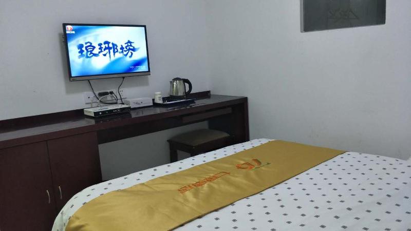 Seven Orange Hotel - image 3