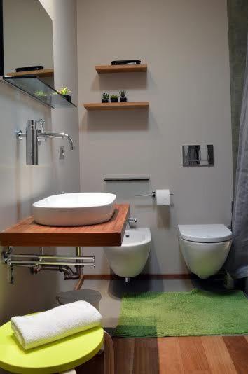 Double Room image 3