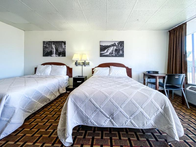 Double Room with Two Double Beds - Non-Smoking image 2