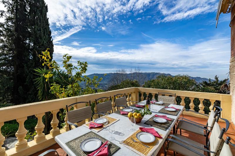 Casa Giovanni - Relax Among Greenery - Happy Rentals Images
