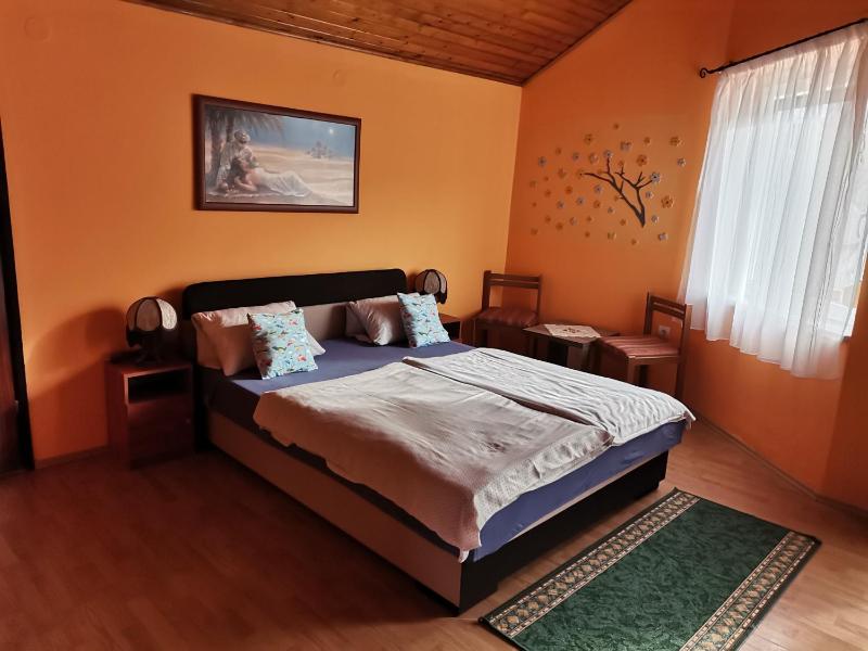 Double Room image 3
