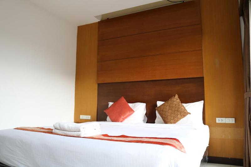 Diamond Crown - image 11