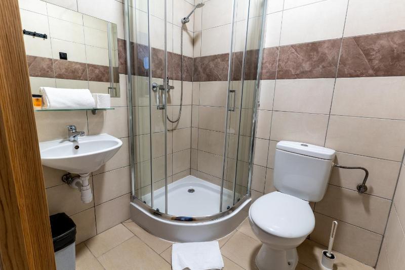 Double Room with Lake View image 4