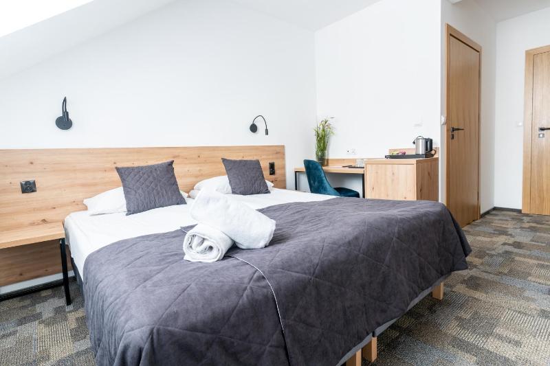 Double Room with Lake View image 1