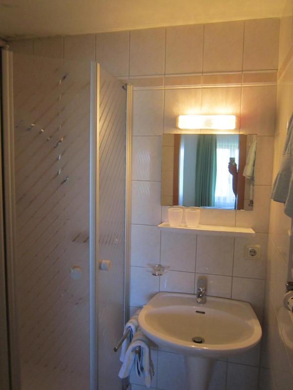 Double Room image 3