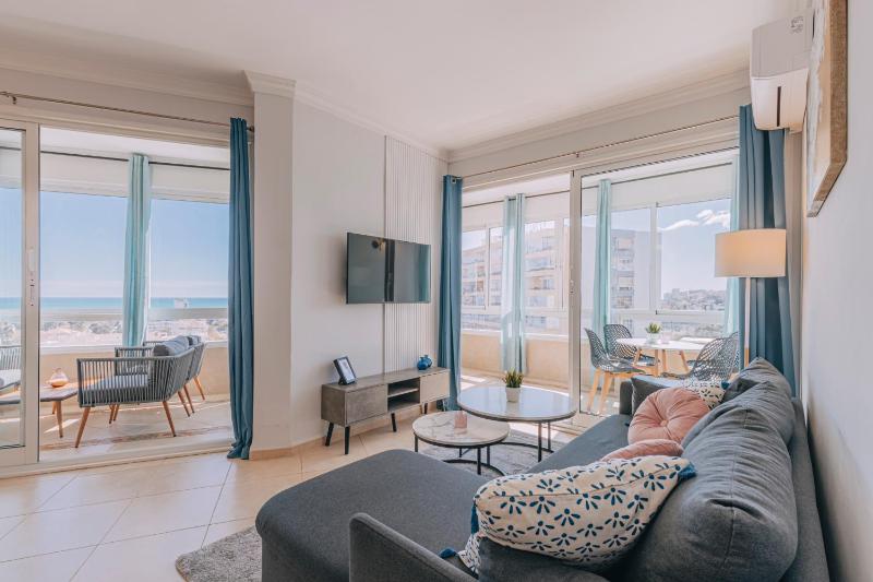 Sea view gem in Torremolinos - image 21