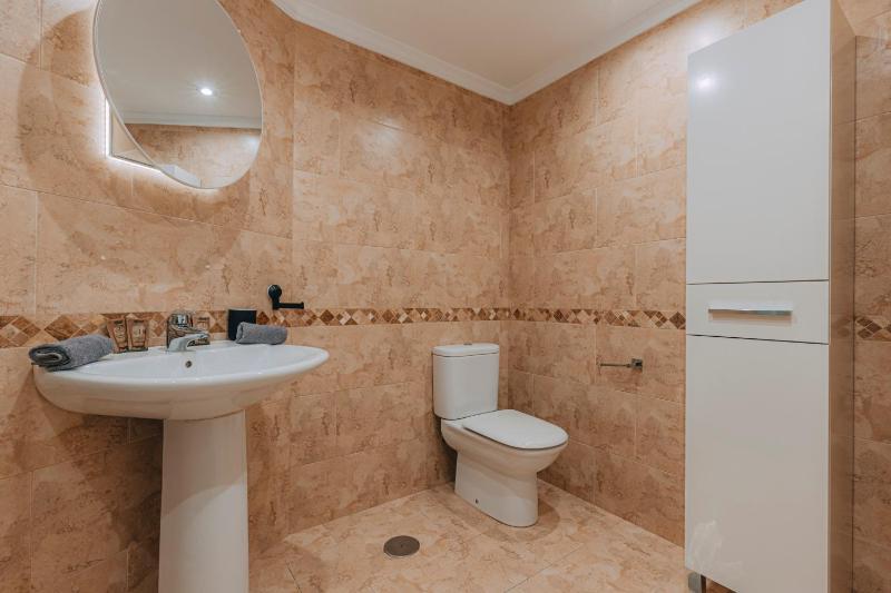 Sea view gem in Torremolinos - image 8