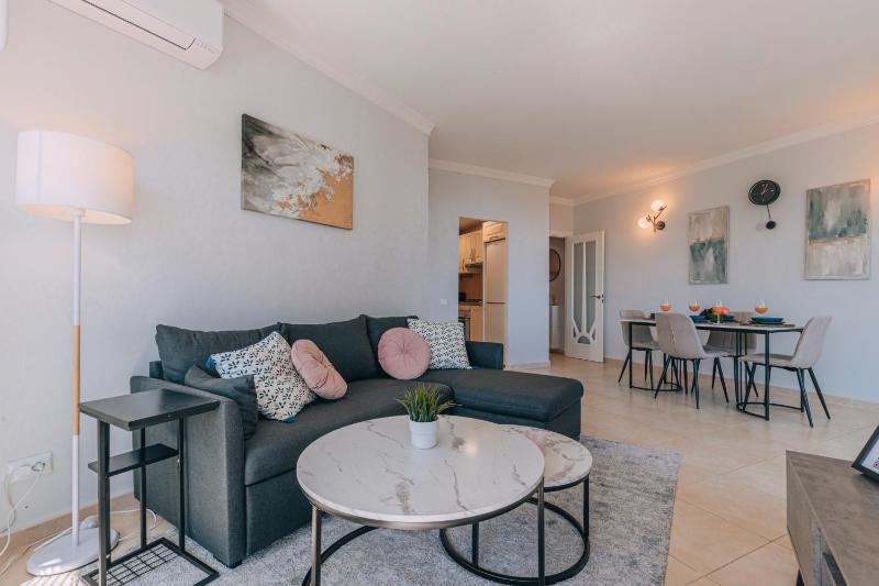 Sea view gem in Torremolinos - image 2