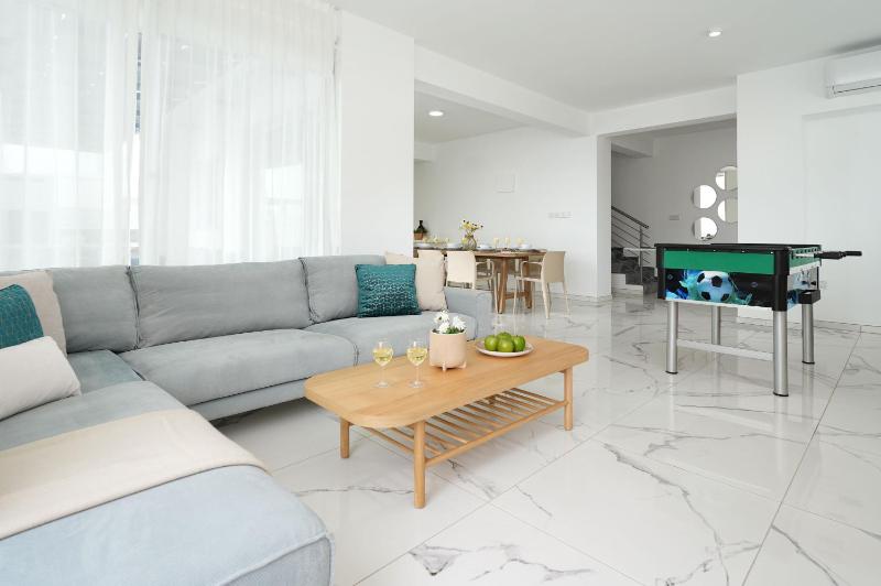 Villa Napa Blu - image 8