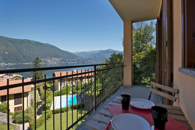 Studio with Lake View image 1
