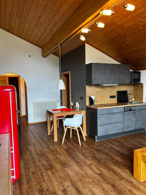 Apartment with Mountain View image 3