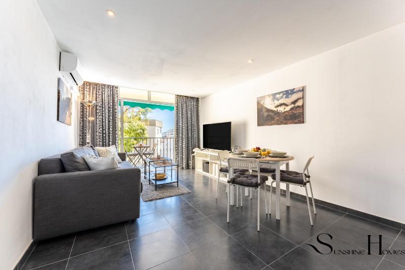 Stylish Seaview Terrace Retreat - image 21