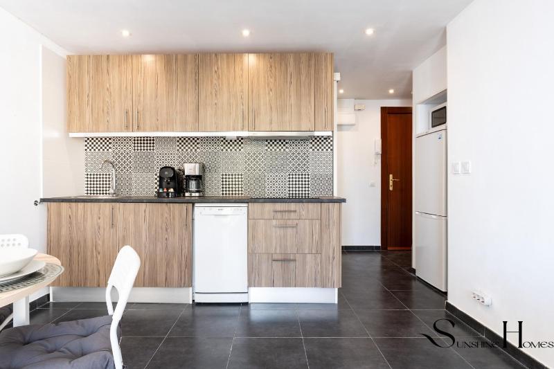 Stylish Seaview Terrace Retreat - image 5