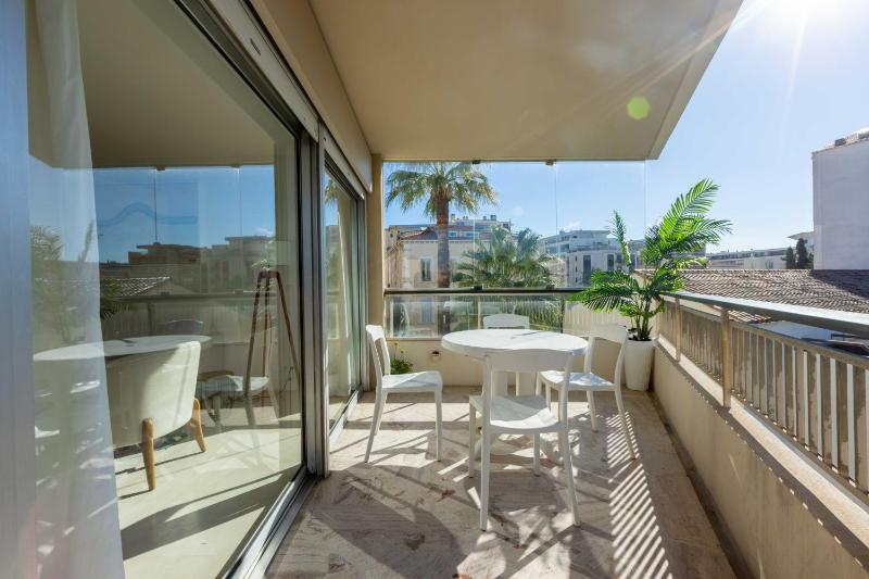Agence des Résidences - Plein centre de Cannes - image 3
