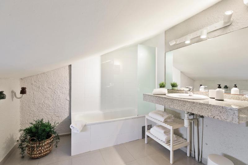 Duplex Apartment with Terrace (5 Adults) image 3