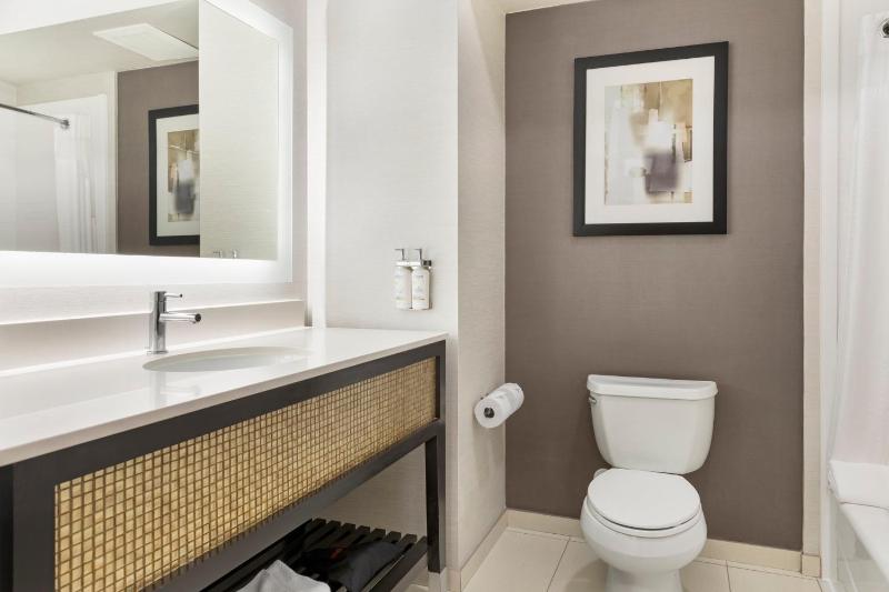 King Suite image 2