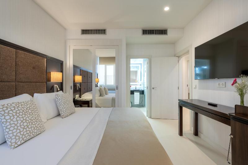 Junior Suite image 2