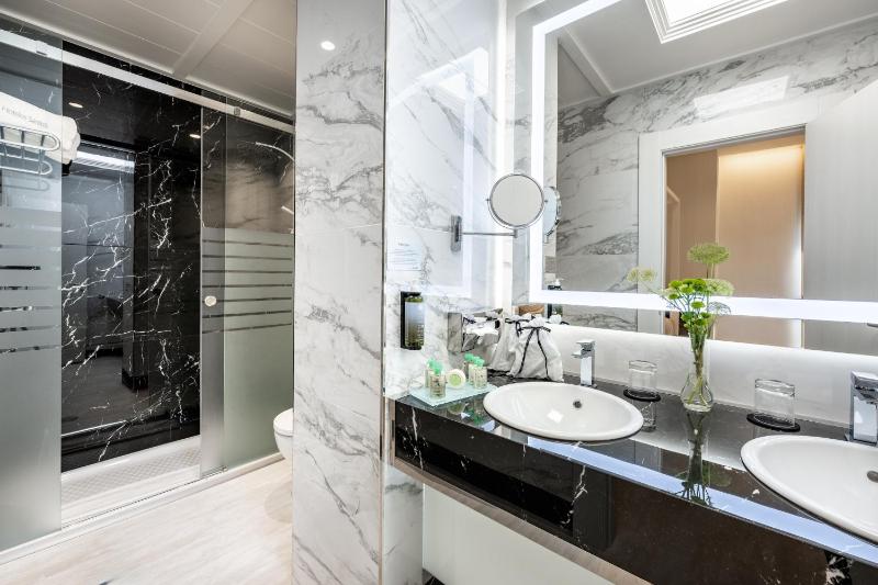 Junior Suite image 1