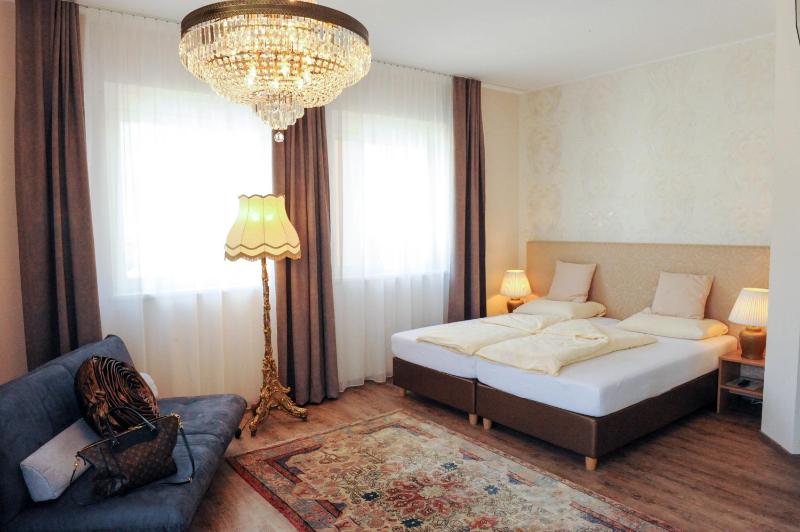 Comfort Quadruple Room (2-4 Adults) image 4