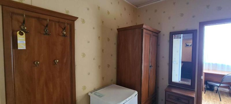 Economy Twin Room image 4