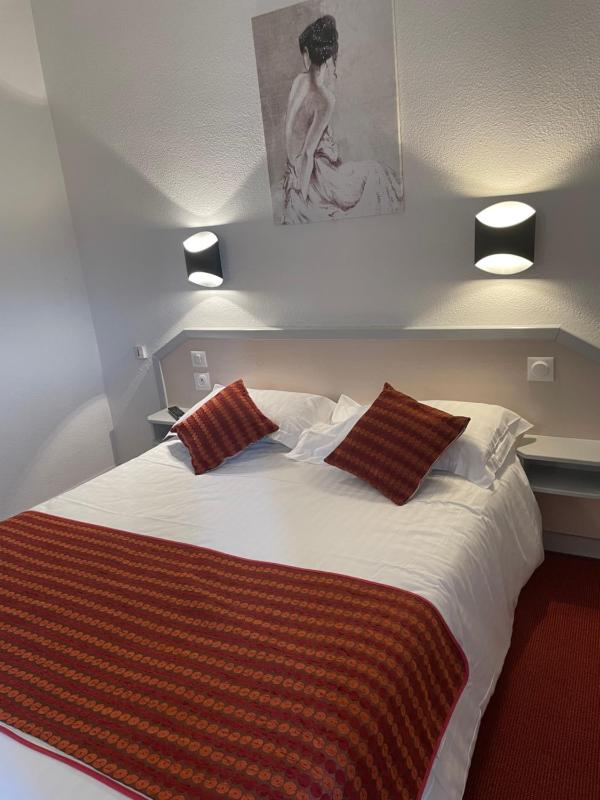 Standard Double Room with Mountain View image 1