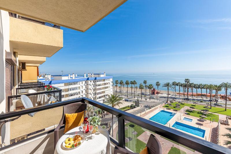 797 HOLIDAY RENTALS - Renovado apartamento con hermosas vistas - image 16