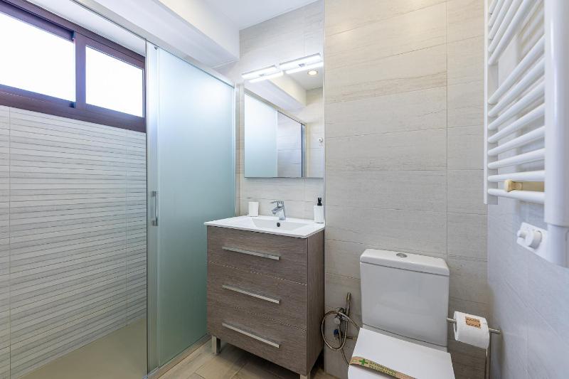 797 HOLIDAY RENTALS - Renovado apartamento con hermosas vistas - image 17