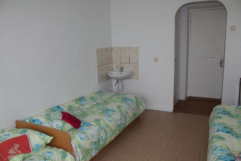 Standard Triple Room image 4