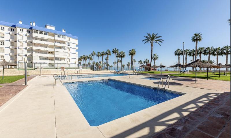 797 HOLIDAY RENTALS - Renovado apartamento con hermosas vistas - image 2