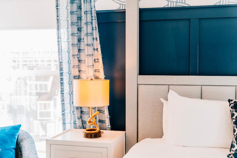 Superior King Room image 4