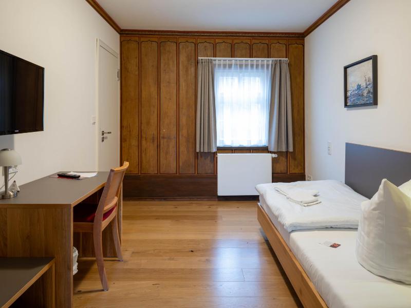 Single Room image 4