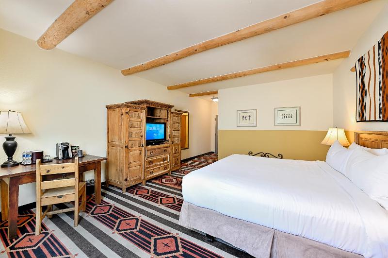 King Room image 3