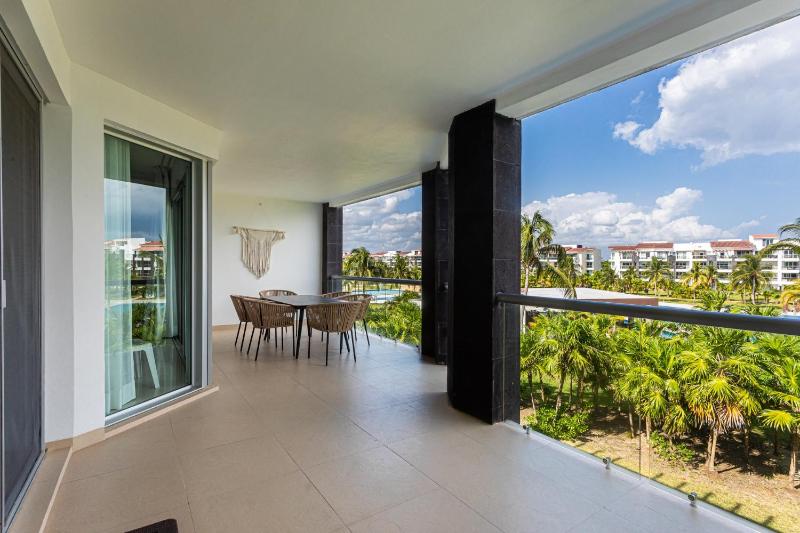 NEW !! Casa Miramar Ocean View 325 S apts - image 20