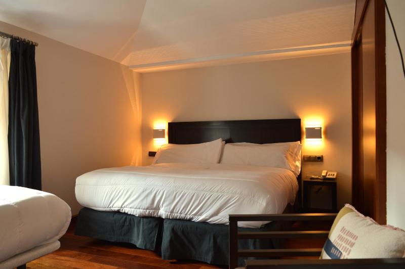 Comfort Triple Room image 4