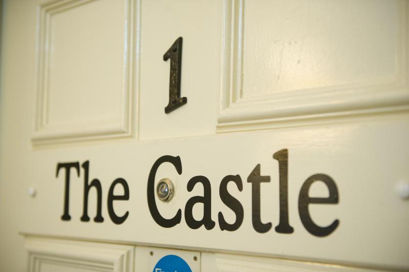 Family Room (2 Adults + 2 Children) image 3