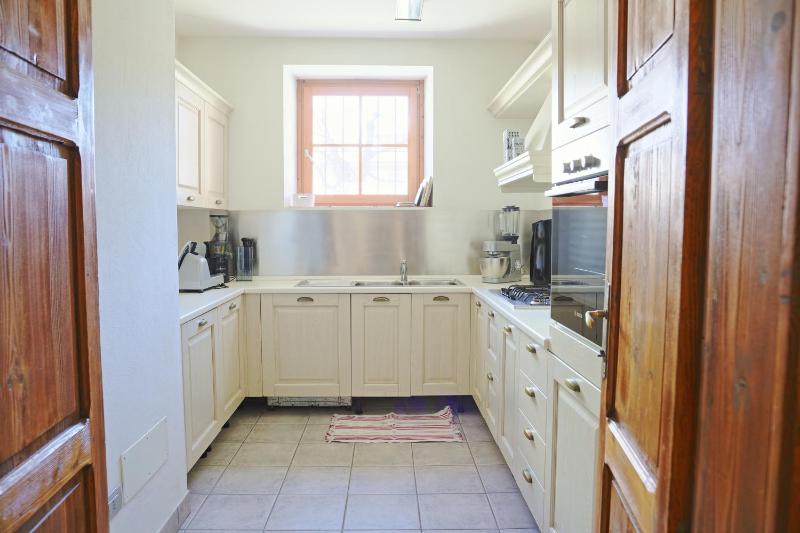 Four-Bedroom House image 4