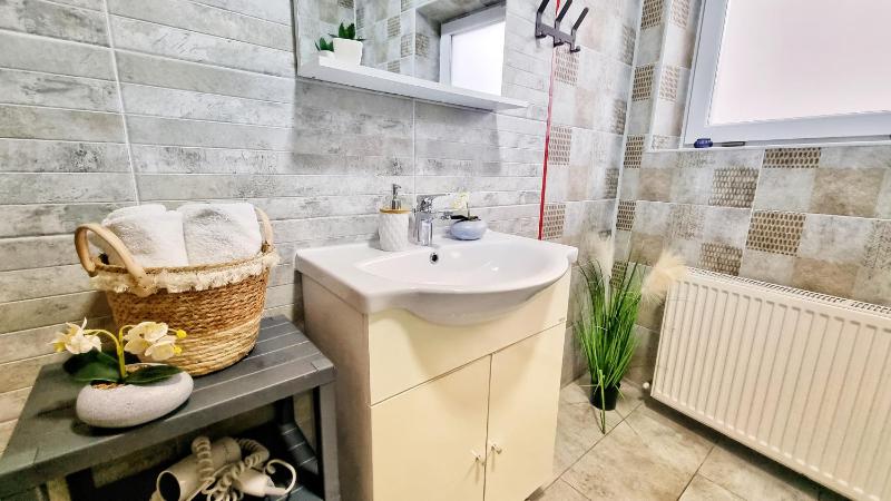 KYD VILA - Studiouri si Apartamente la 100m de Plaja Debarcader - image 4