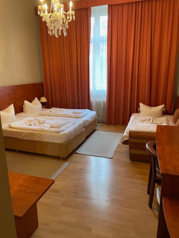 Triple Room image 2