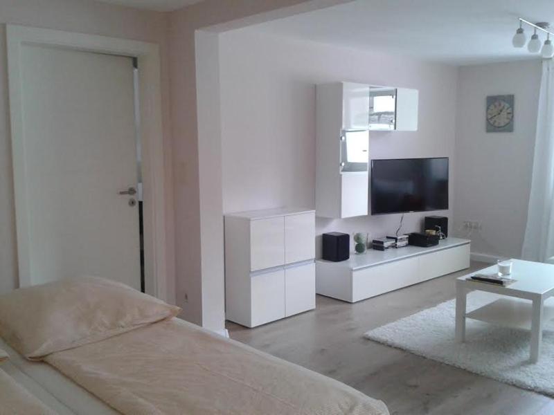Executive One-Bedroom Apartment image 1