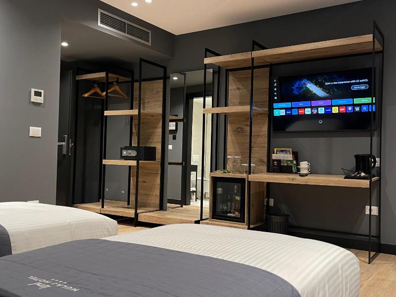 Deluxe Double or Twin Room with City View image 4