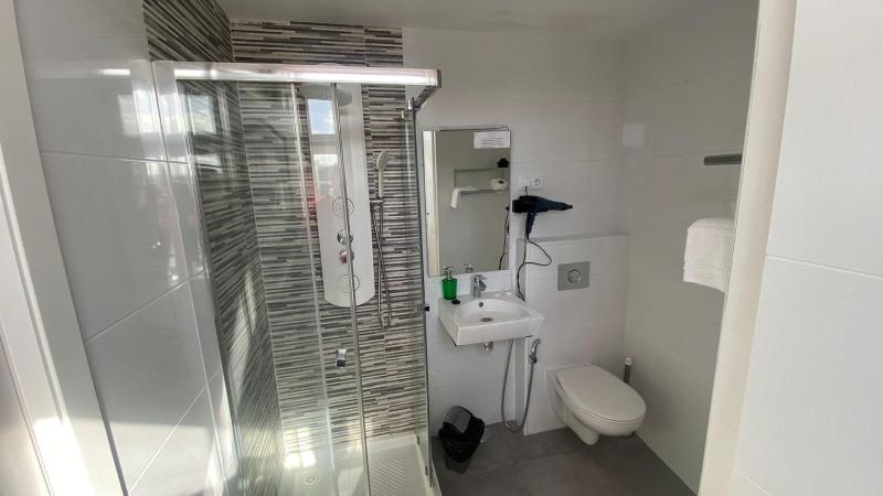 Twin Room with View image 1