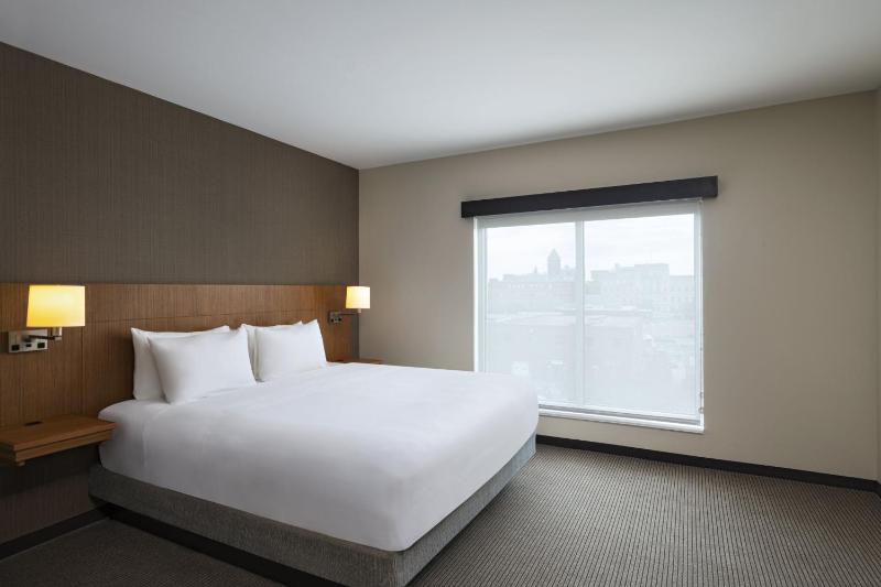 King Room with Sofa Bed image 2