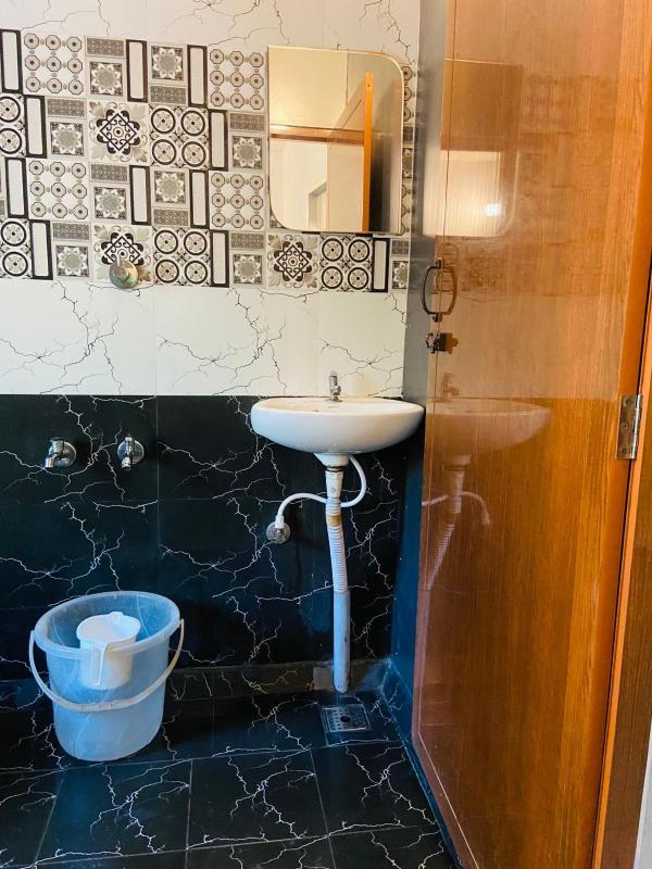 Deer Suites and Spa - image 11