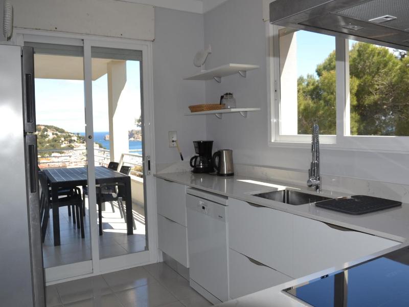 Amplio Apartamento 4 Dormitorios con Vista al Mar - ES-323-59 - image 10