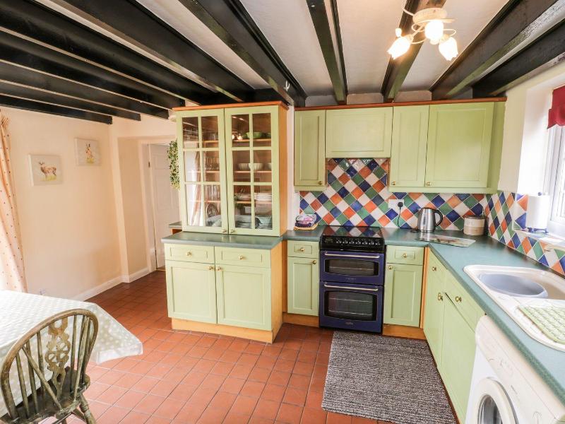 Woodlands Cottage - image 20