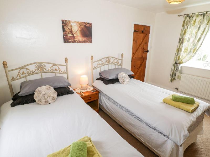 Woodlands Cottage - image 10